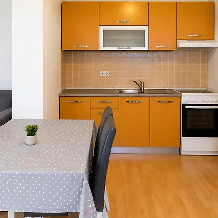 2 Bedroom Pet Friendly In Apartment Vir
